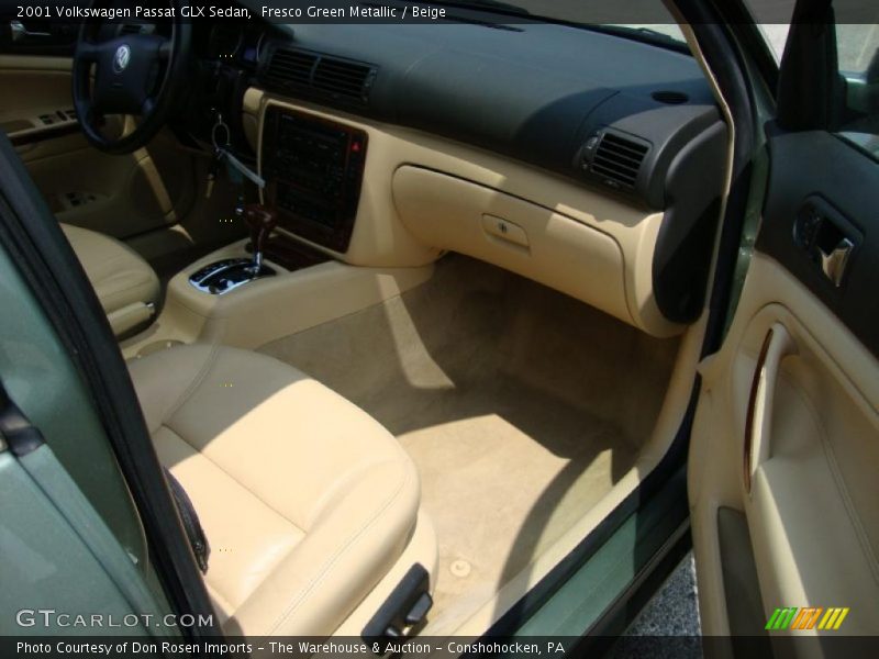 Fresco Green Metallic / Beige 2001 Volkswagen Passat GLX Sedan