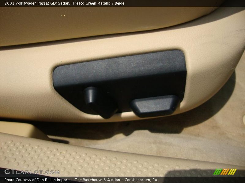 Fresco Green Metallic / Beige 2001 Volkswagen Passat GLX Sedan