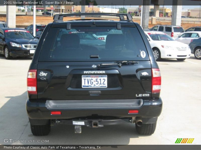 Super Black / Beige 2001 Nissan Pathfinder LE