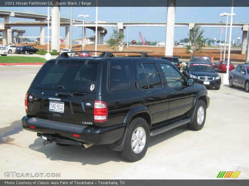 Super Black / Beige 2001 Nissan Pathfinder LE