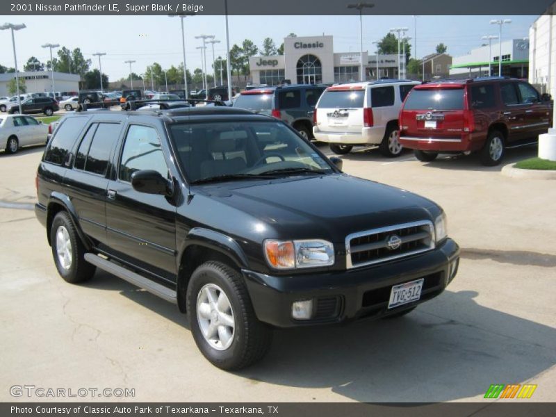 Super Black / Beige 2001 Nissan Pathfinder LE