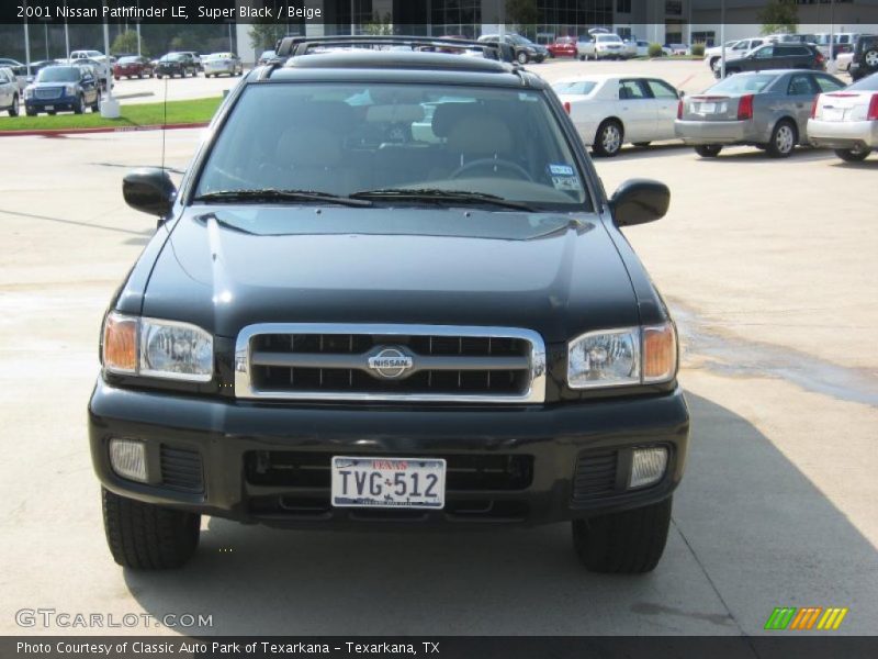 Super Black / Beige 2001 Nissan Pathfinder LE