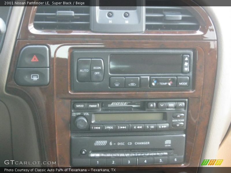 Super Black / Beige 2001 Nissan Pathfinder LE