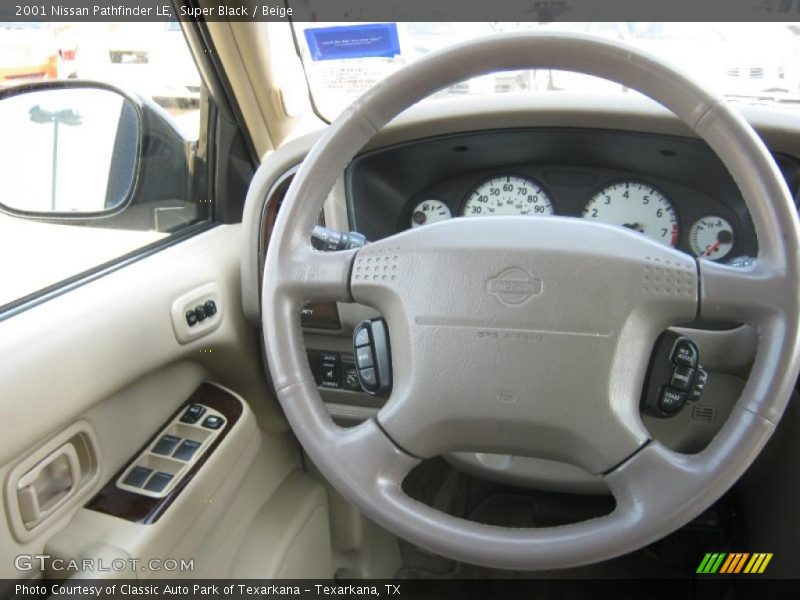 Super Black / Beige 2001 Nissan Pathfinder LE