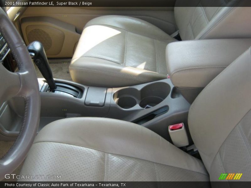 Super Black / Beige 2001 Nissan Pathfinder LE