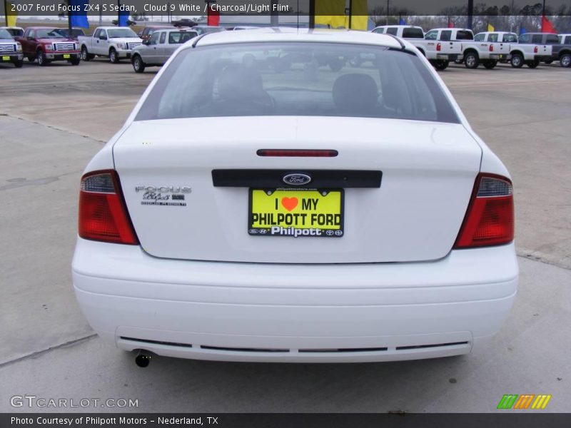 Cloud 9 White / Charcoal/Light Flint 2007 Ford Focus ZX4 S Sedan
