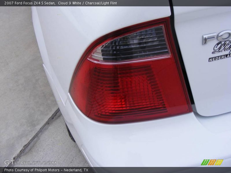 Cloud 9 White / Charcoal/Light Flint 2007 Ford Focus ZX4 S Sedan