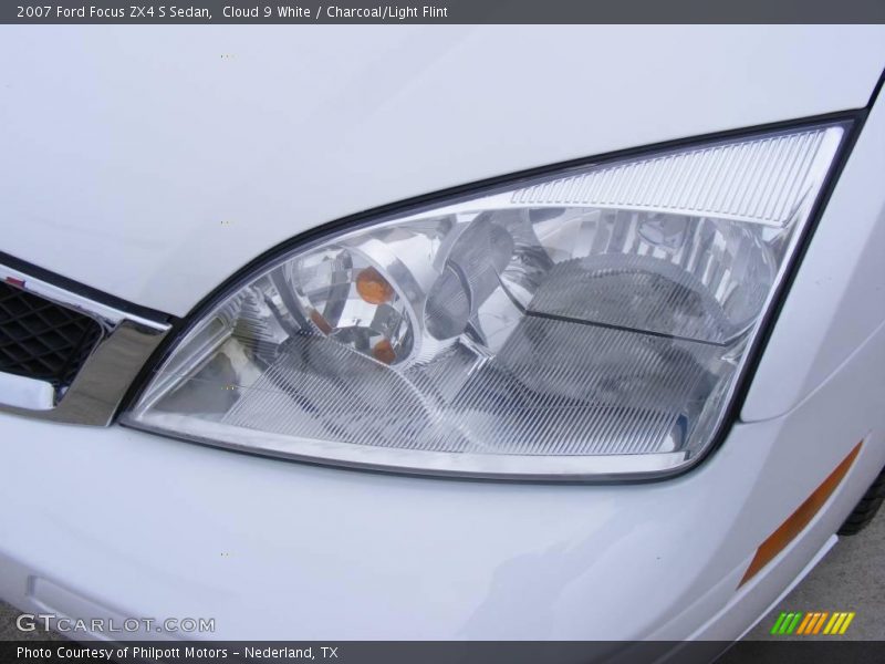 Cloud 9 White / Charcoal/Light Flint 2007 Ford Focus ZX4 S Sedan