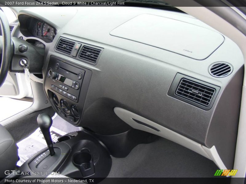 Cloud 9 White / Charcoal/Light Flint 2007 Ford Focus ZX4 S Sedan