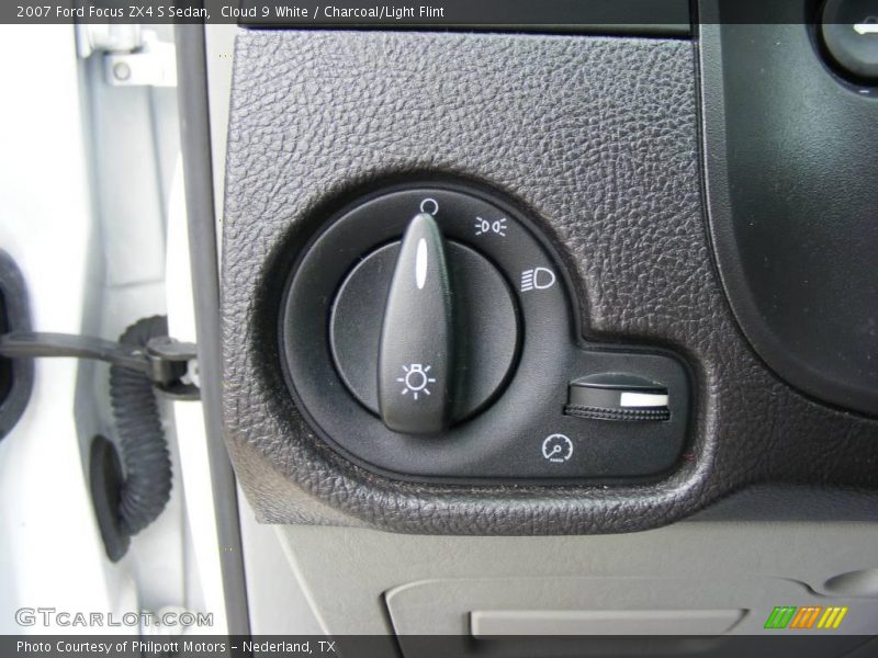 Cloud 9 White / Charcoal/Light Flint 2007 Ford Focus ZX4 S Sedan