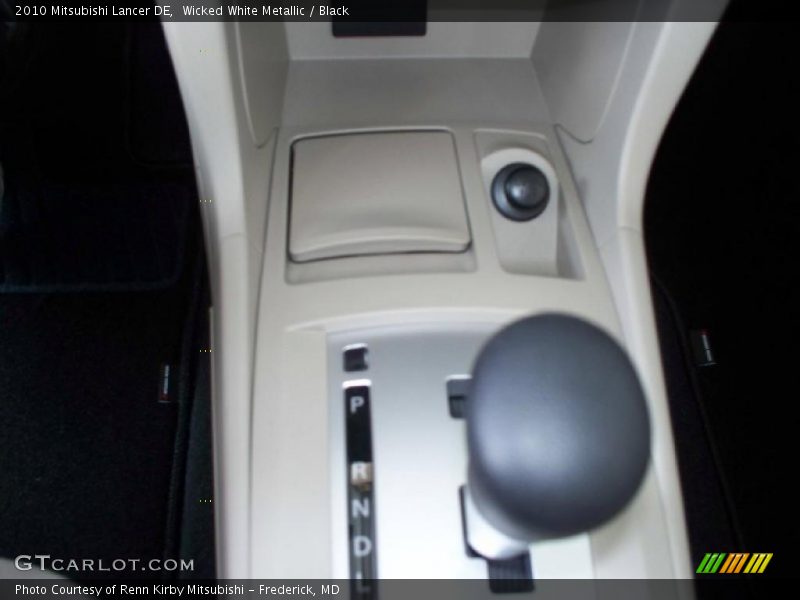 Wicked White Metallic / Black 2010 Mitsubishi Lancer DE