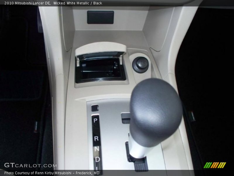 Wicked White Metallic / Black 2010 Mitsubishi Lancer DE