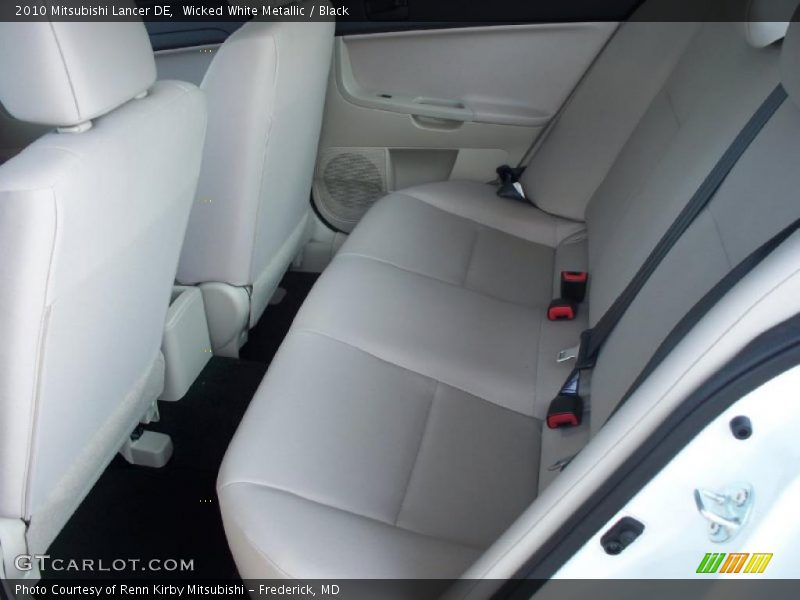 Wicked White Metallic / Black 2010 Mitsubishi Lancer DE