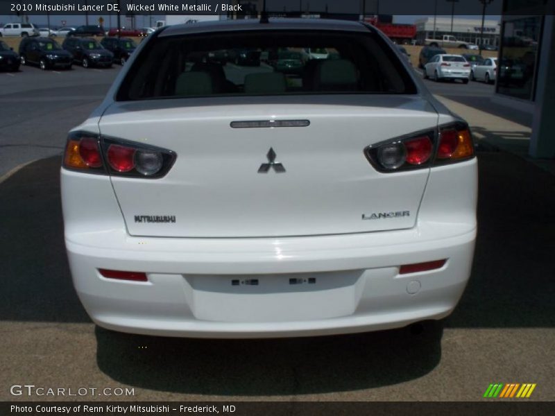 Wicked White Metallic / Black 2010 Mitsubishi Lancer DE