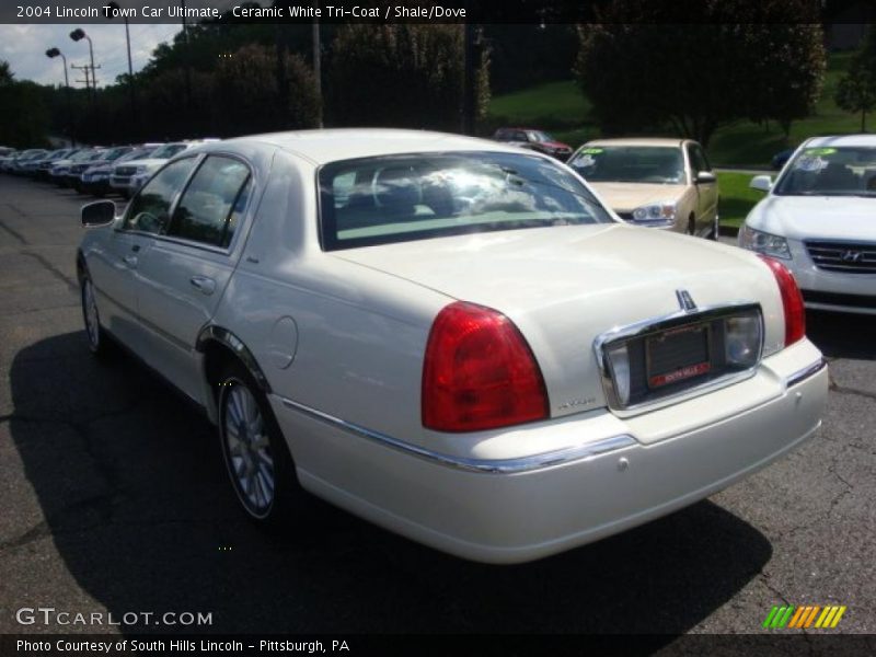 Ceramic White Tri-Coat / Shale/Dove 2004 Lincoln Town Car Ultimate