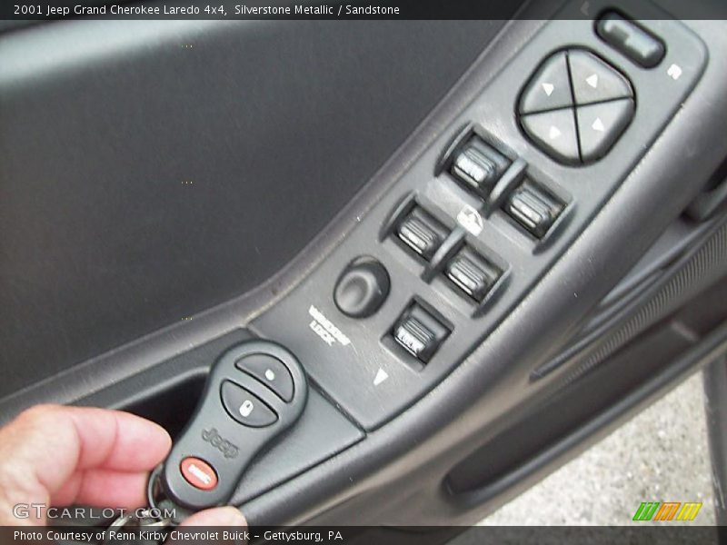 Silverstone Metallic / Sandstone 2001 Jeep Grand Cherokee Laredo 4x4