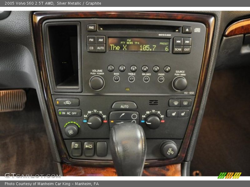 Silver Metallic / Graphite 2005 Volvo S60 2.5T AWD