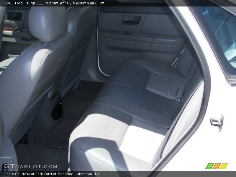 Vibrant White / Medium/Dark Flint 2005 Ford Taurus SEL