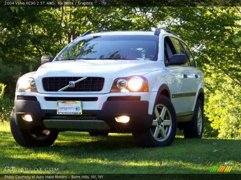 Ice White / Graphite 2004 Volvo XC90 2.5T AWD