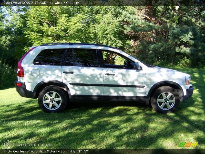 Ice White / Graphite 2004 Volvo XC90 2.5T AWD
