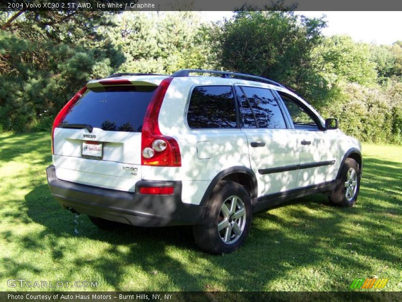 Ice White / Graphite 2004 Volvo XC90 2.5T AWD