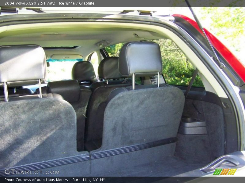 Ice White / Graphite 2004 Volvo XC90 2.5T AWD
