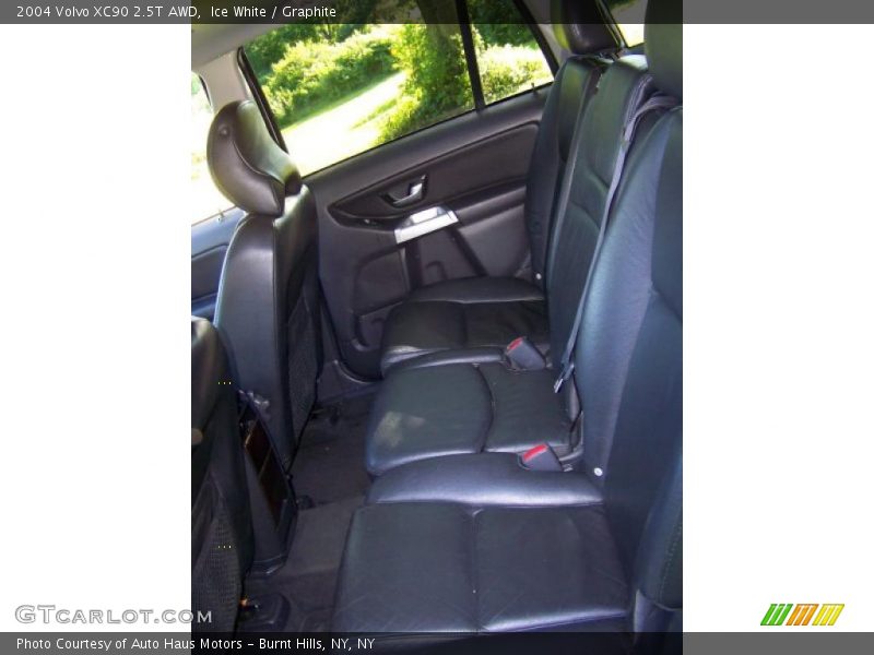 Ice White / Graphite 2004 Volvo XC90 2.5T AWD