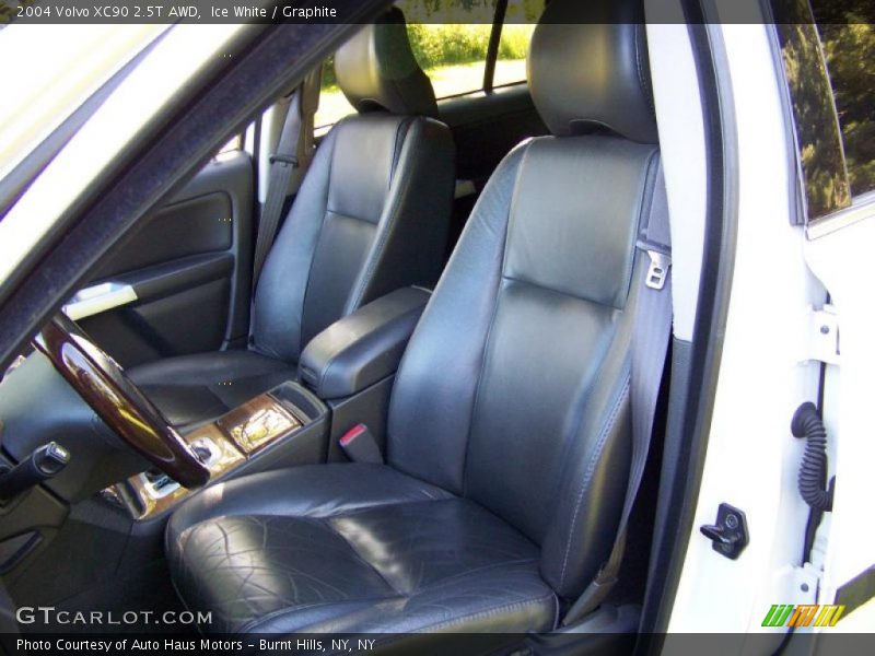 Ice White / Graphite 2004 Volvo XC90 2.5T AWD