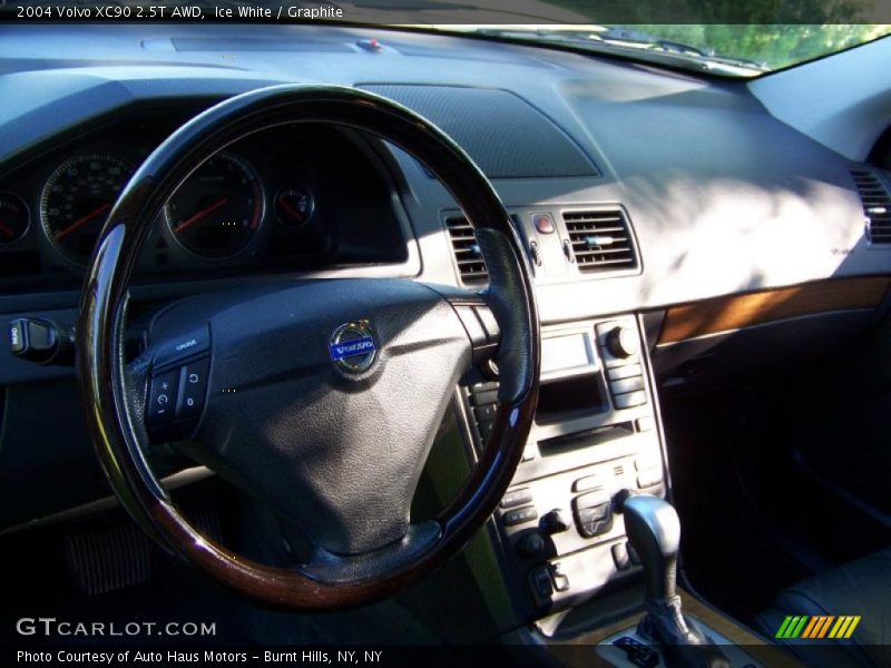 Ice White / Graphite 2004 Volvo XC90 2.5T AWD