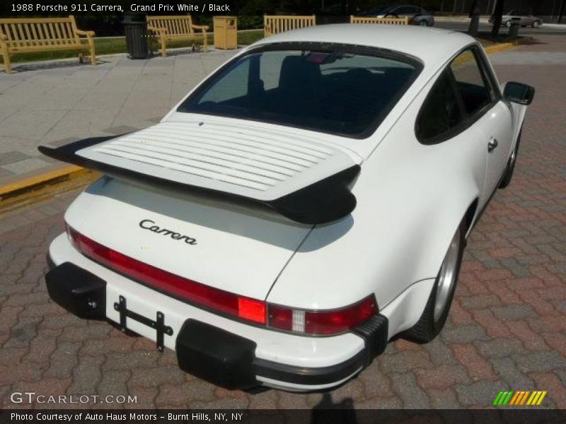 Grand Prix White / Black 1988 Porsche 911 Carrera