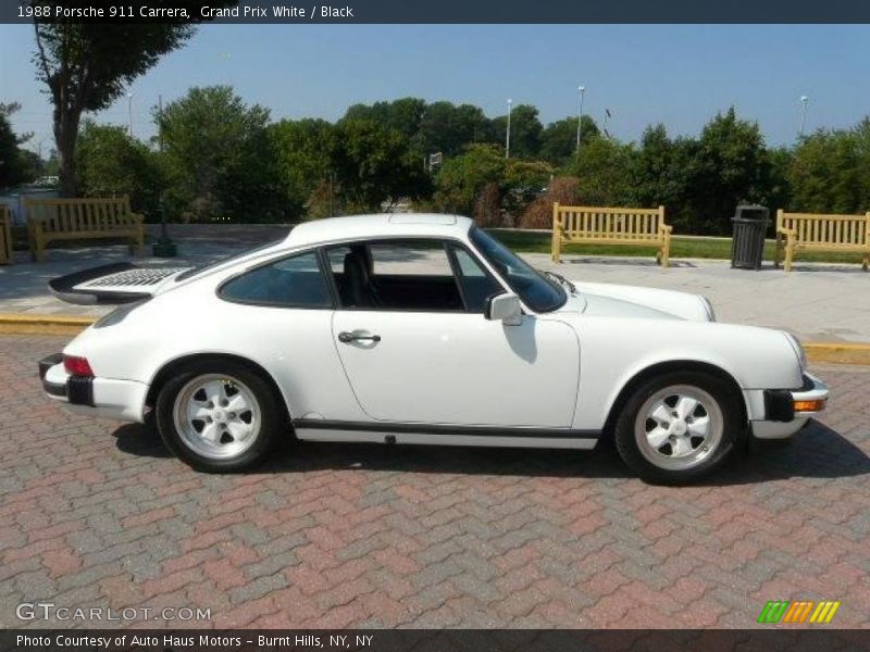 Grand Prix White / Black 1988 Porsche 911 Carrera