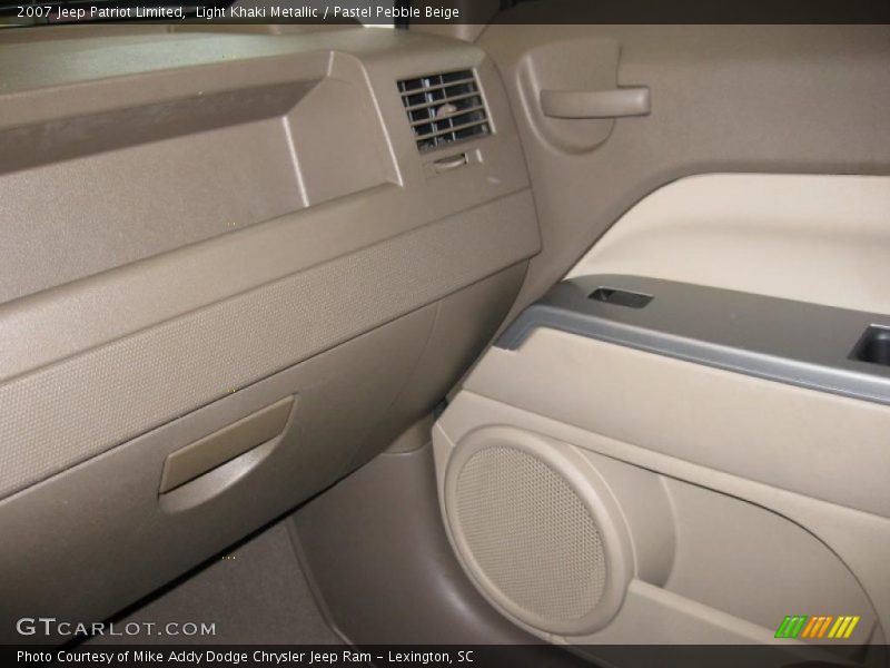 Light Khaki Metallic / Pastel Pebble Beige 2007 Jeep Patriot Limited