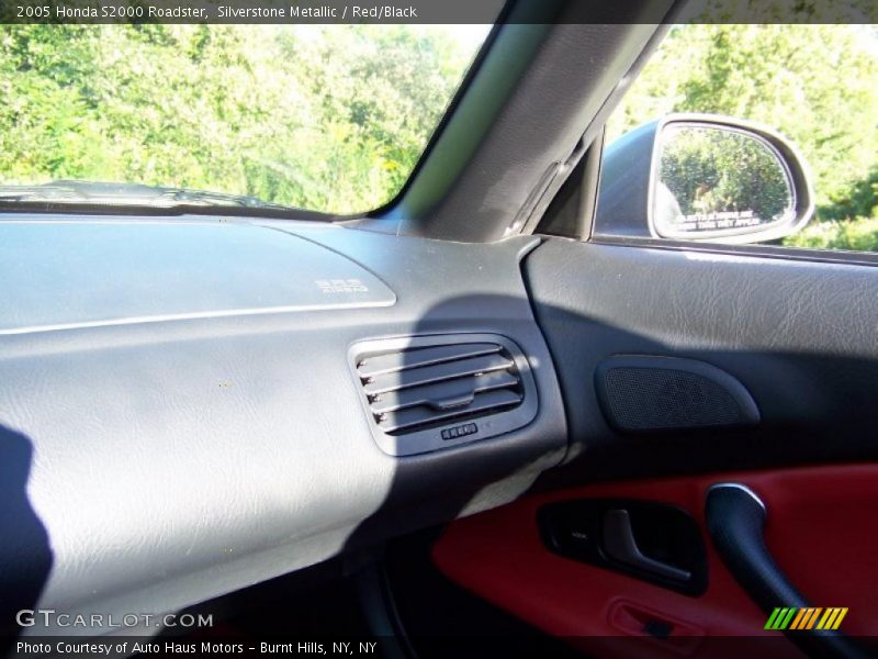 Silverstone Metallic / Red/Black 2005 Honda S2000 Roadster