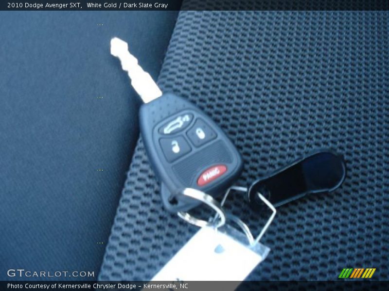 White Gold / Dark Slate Gray 2010 Dodge Avenger SXT
