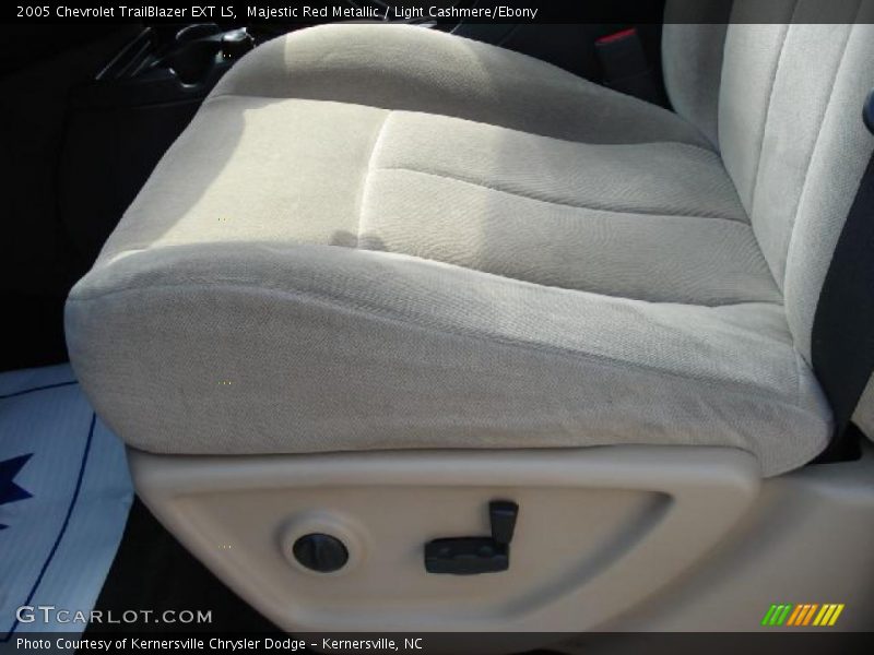 Majestic Red Metallic / Light Cashmere/Ebony 2005 Chevrolet TrailBlazer EXT LS
