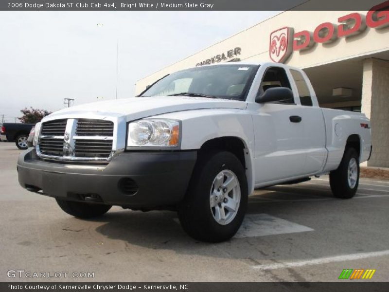 Bright White / Medium Slate Gray 2006 Dodge Dakota ST Club Cab 4x4