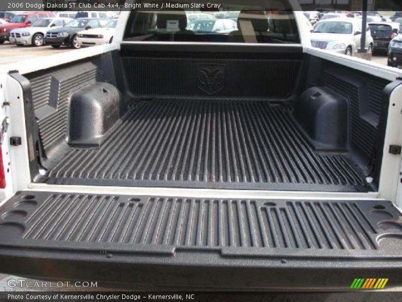 Bright White / Medium Slate Gray 2006 Dodge Dakota ST Club Cab 4x4