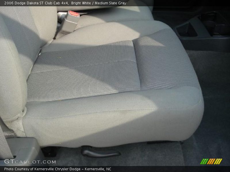 Bright White / Medium Slate Gray 2006 Dodge Dakota ST Club Cab 4x4