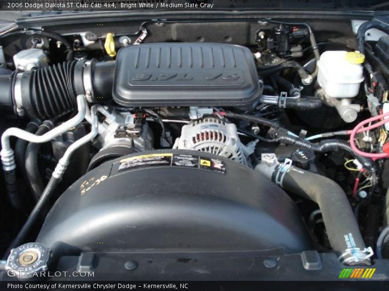 Bright White / Medium Slate Gray 2006 Dodge Dakota ST Club Cab 4x4