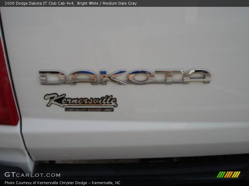 Bright White / Medium Slate Gray 2006 Dodge Dakota ST Club Cab 4x4