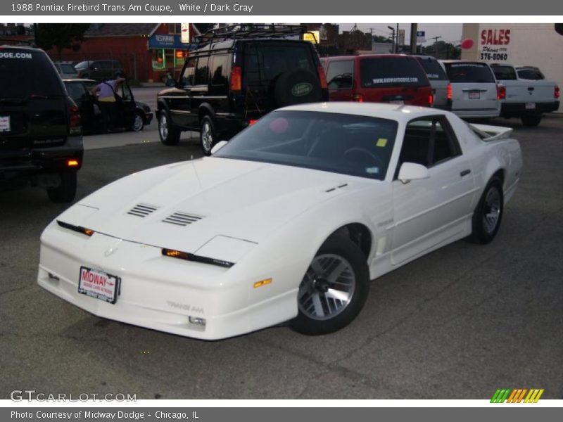 Front 3/4 View of 1988 Firebird Trans Am Coupe