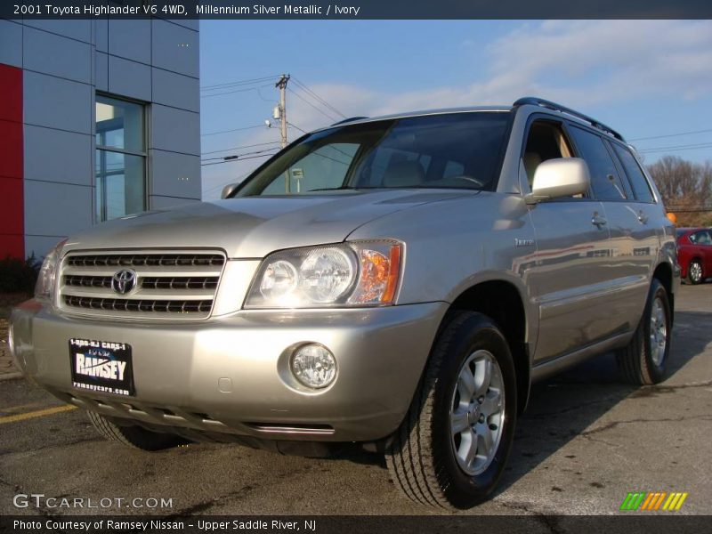 Millennium Silver Metallic / Ivory 2001 Toyota Highlander V6 4WD