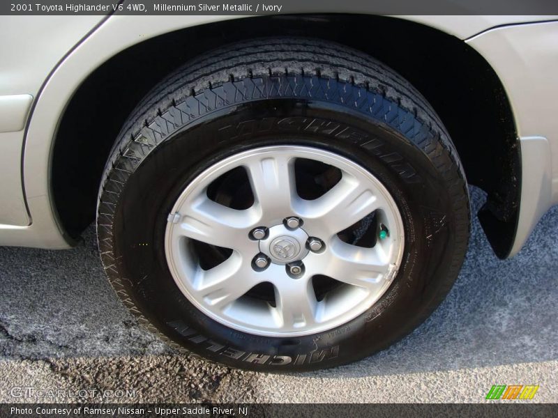 Millennium Silver Metallic / Ivory 2001 Toyota Highlander V6 4WD