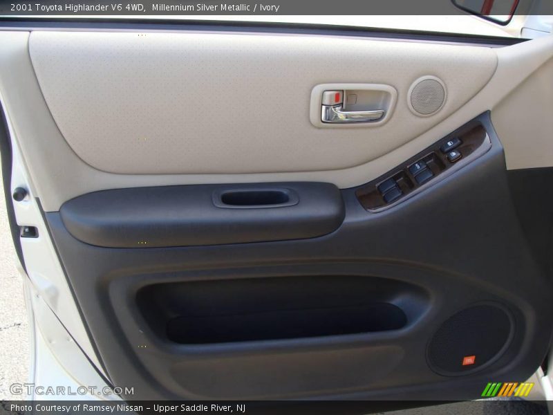 Millennium Silver Metallic / Ivory 2001 Toyota Highlander V6 4WD
