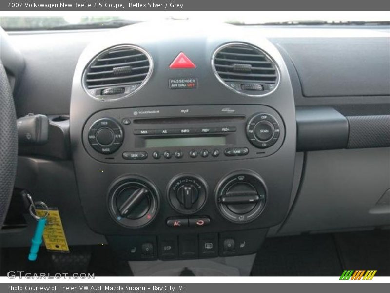 Reflex Silver / Grey 2007 Volkswagen New Beetle 2.5 Coupe
