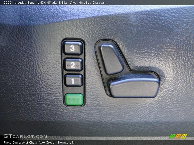 Brilliant Silver Metallic / Charcoal 2000 Mercedes-Benz ML 430 4Matic