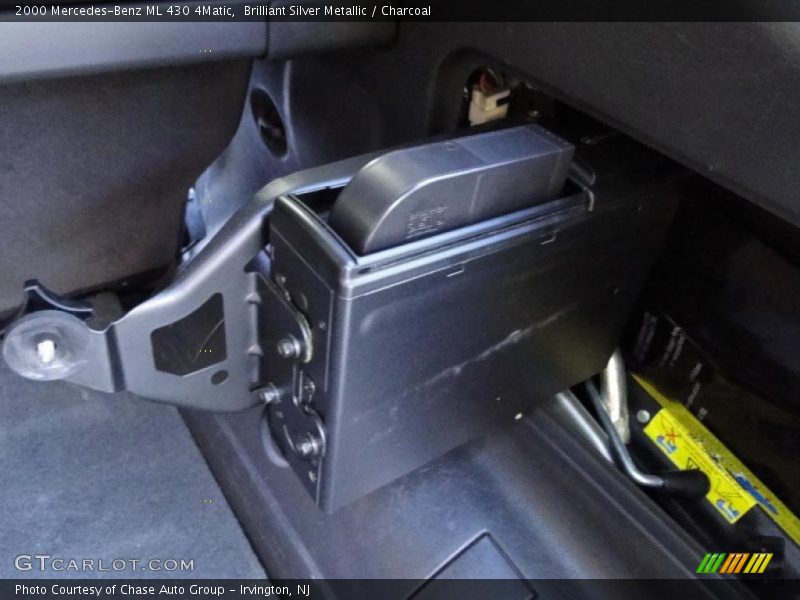Brilliant Silver Metallic / Charcoal 2000 Mercedes-Benz ML 430 4Matic