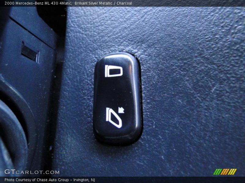 Brilliant Silver Metallic / Charcoal 2000 Mercedes-Benz ML 430 4Matic
