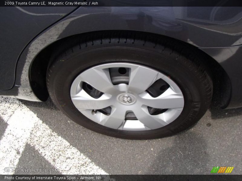 Magnetic Gray Metallic / Ash 2009 Toyota Camry LE
