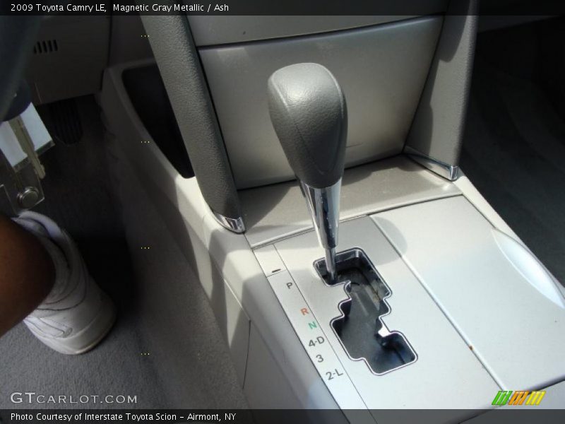 Magnetic Gray Metallic / Ash 2009 Toyota Camry LE